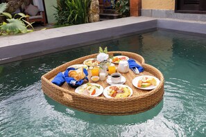 Sarapan bufet setiap hari dengan fi 