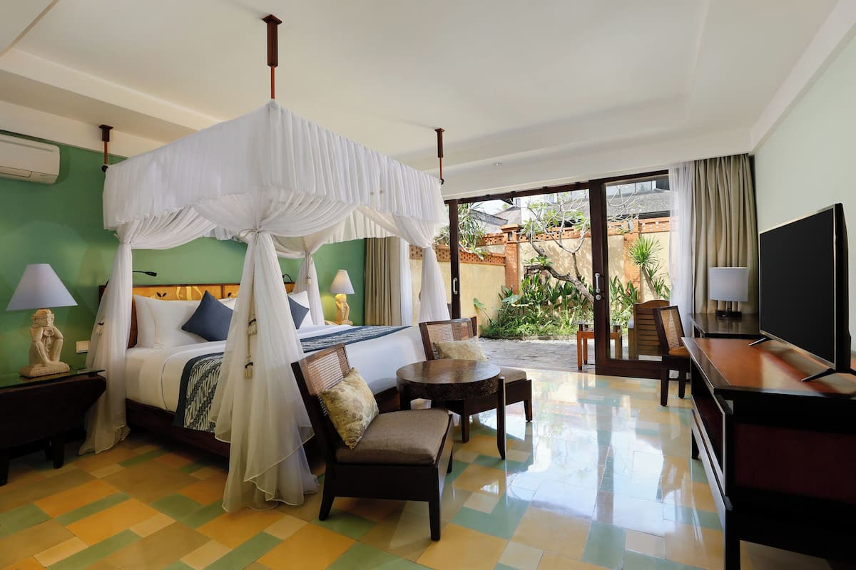 Villa, Garden Area