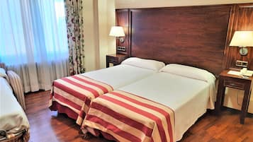 Coffres-forts dans les chambres, bureau, Wi-Fi gratuit, draps fournis