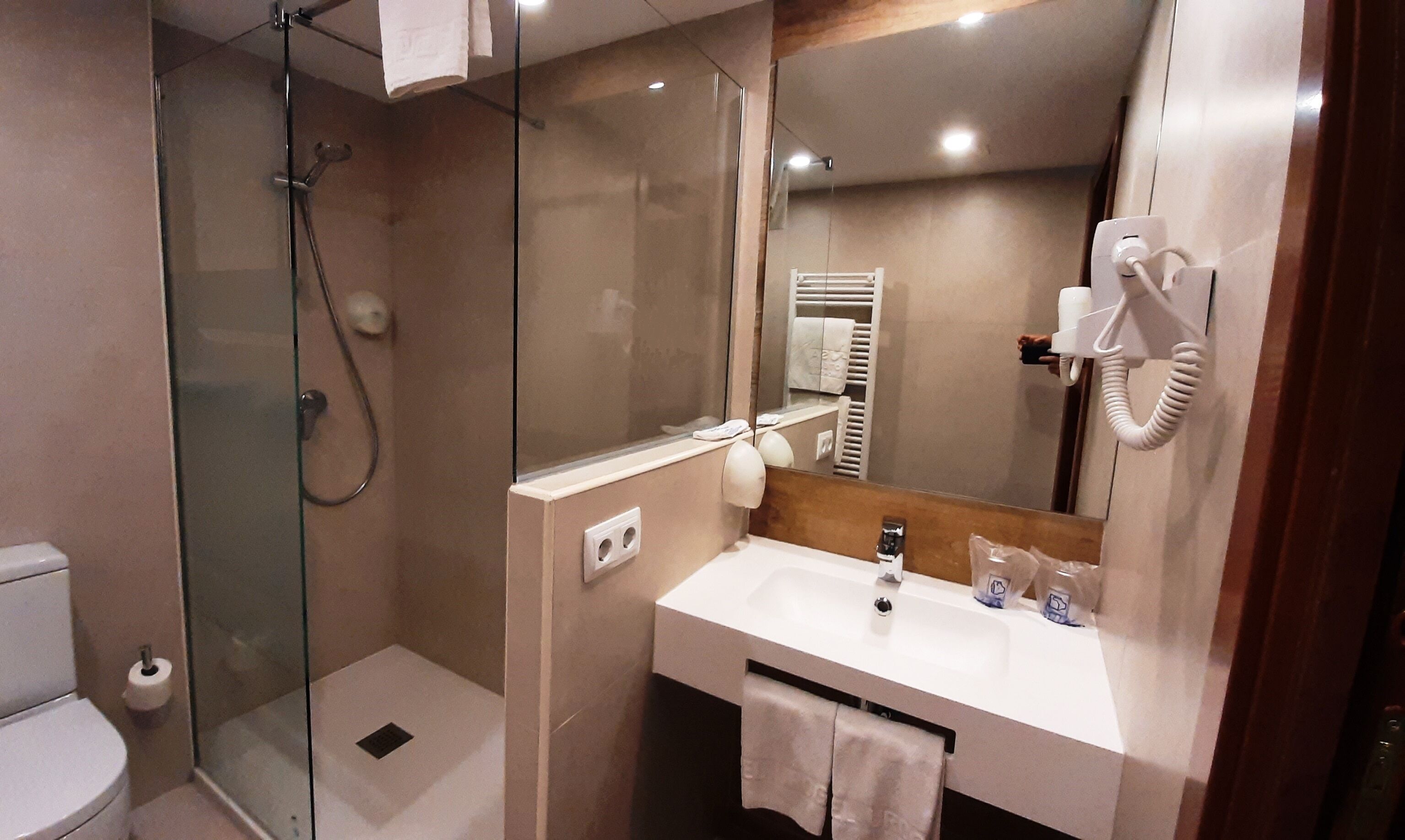 superior double room | bathroom | free toiletries, hair dryer, towels