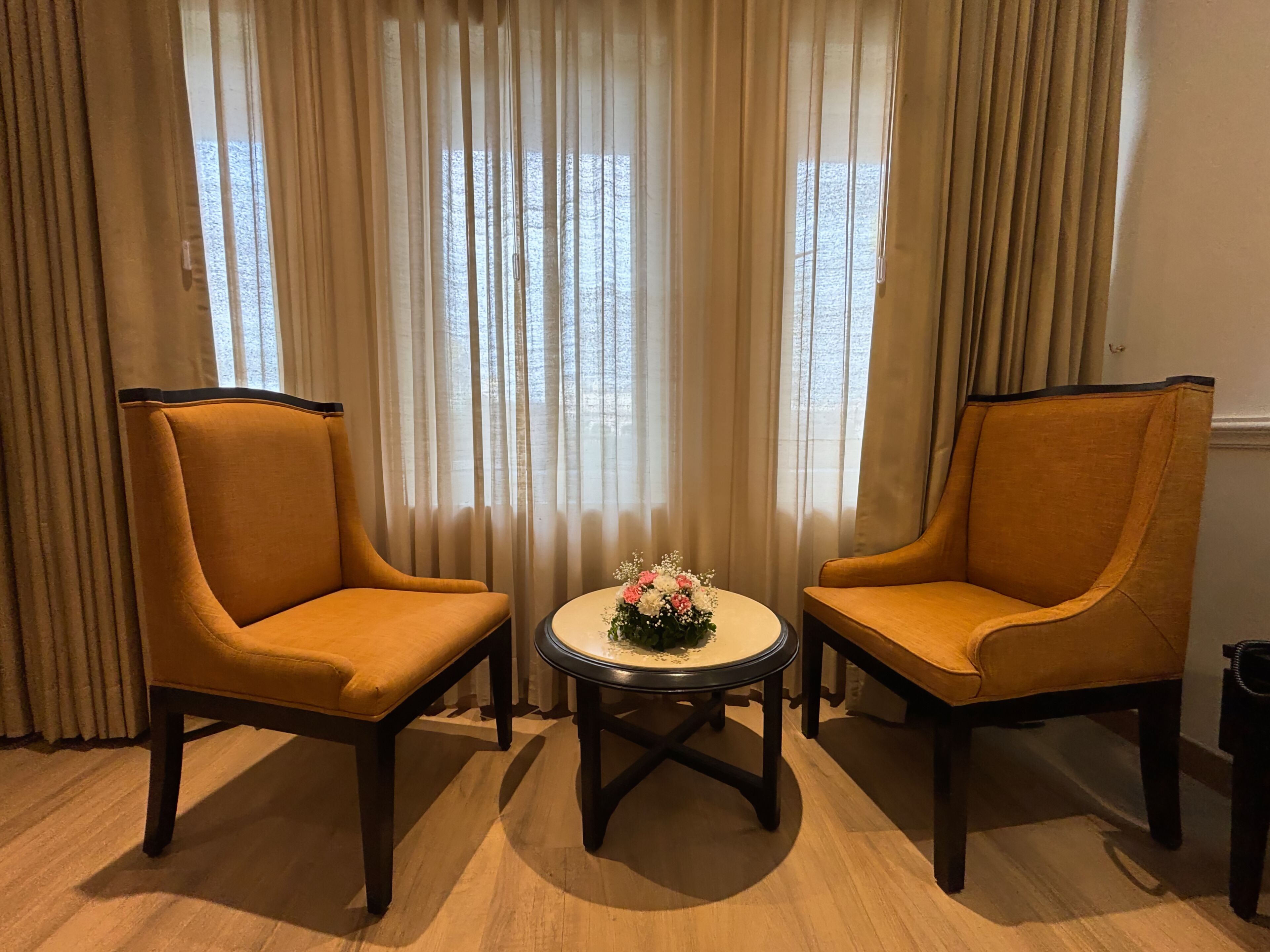 Club suite | Luxe beddengoed, een kluis op de kamer, individueel gemeubileerd