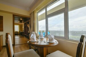 Útsýni úr herberginu