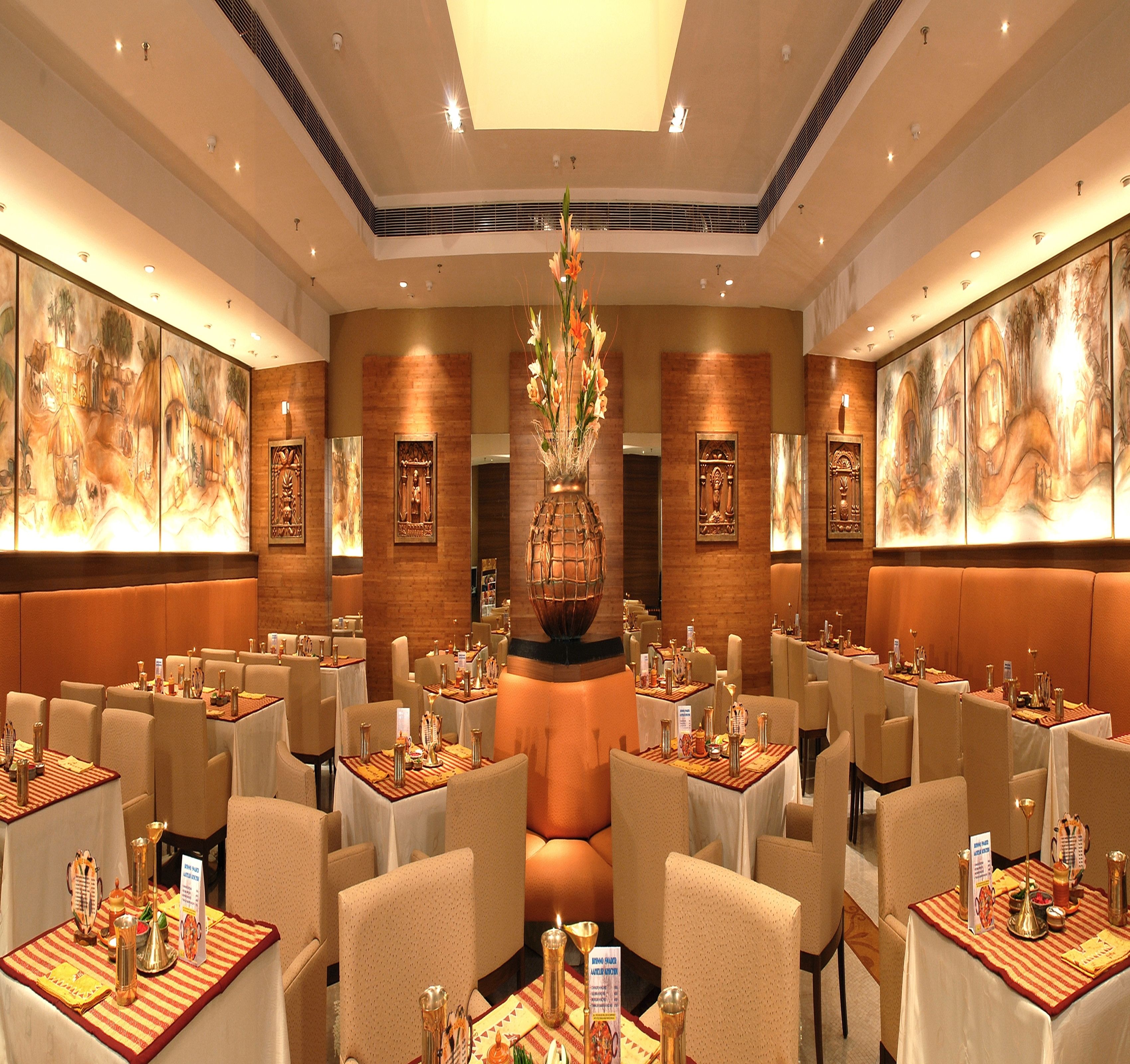 2 restaurants, breakfast served