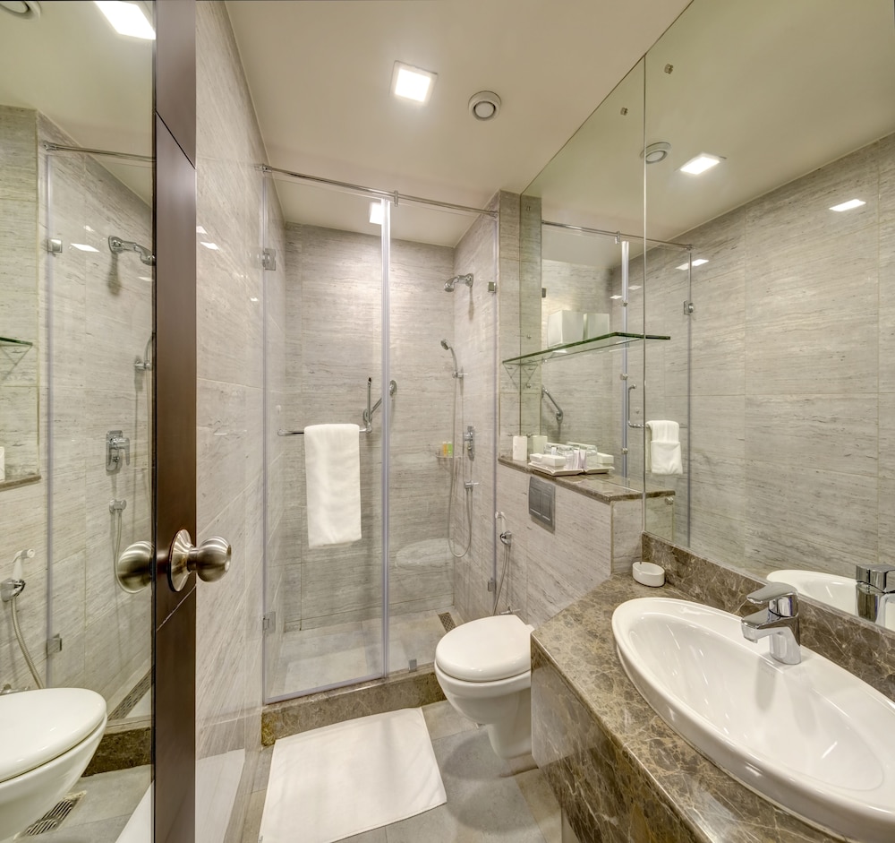 The Oberoi Grand, Kolkata by null