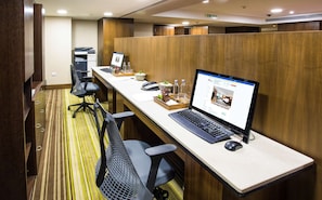Business center - Hilton Garden Inn Trivandrum (Thiruvananthapuram)