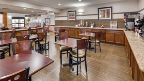 Free daily full breakfast  - Best Western Dayton Inn & Suites (Dayton)