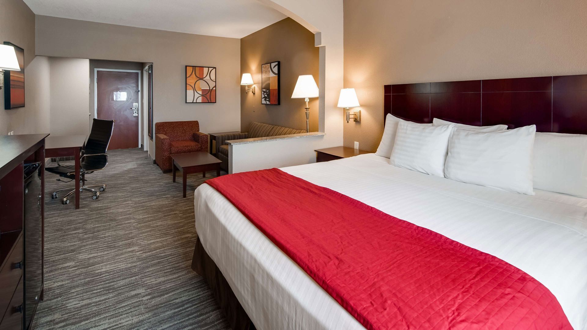 Iron/ironing board, free WiFi, bed sheets