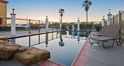 Best Western Dayton Inn & Suites