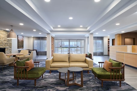 Hall. Fairfield Inn & Suites by Marriott Winchester