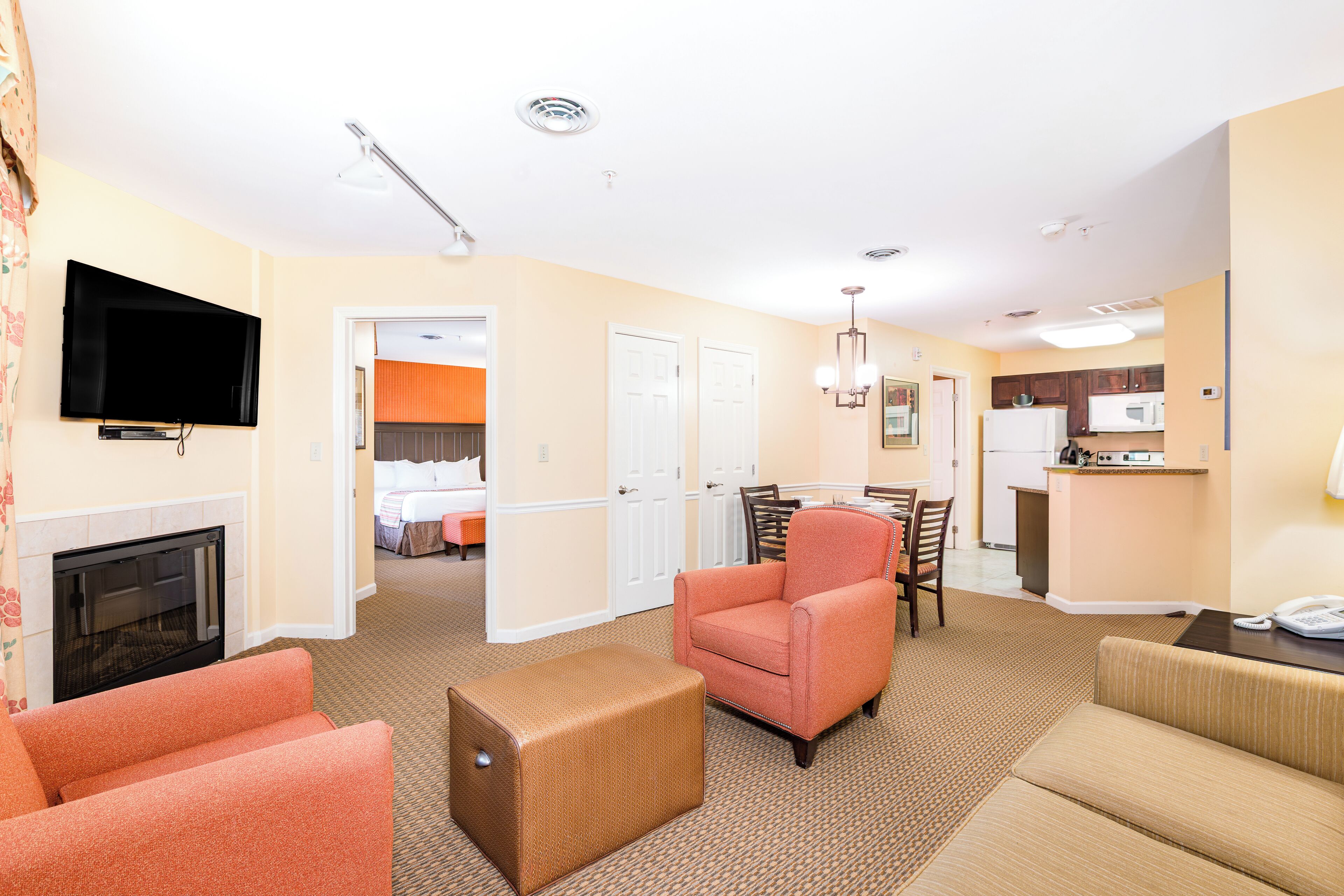 In-room safe, iron/ironing board, bed sheets