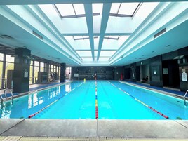 Hồ bơi trong nhà 