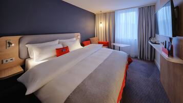 Standardzimmer, 1 Queen-Bett und Schlafsofa | Schreibtisch, Verdunkelungsvorhänge, schallisolierte Zimmer