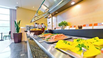 Free daily buffet breakfast