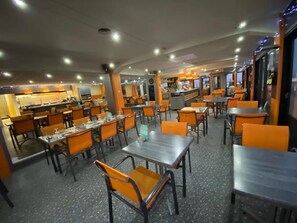 Lunch and dinner served, French cuisine