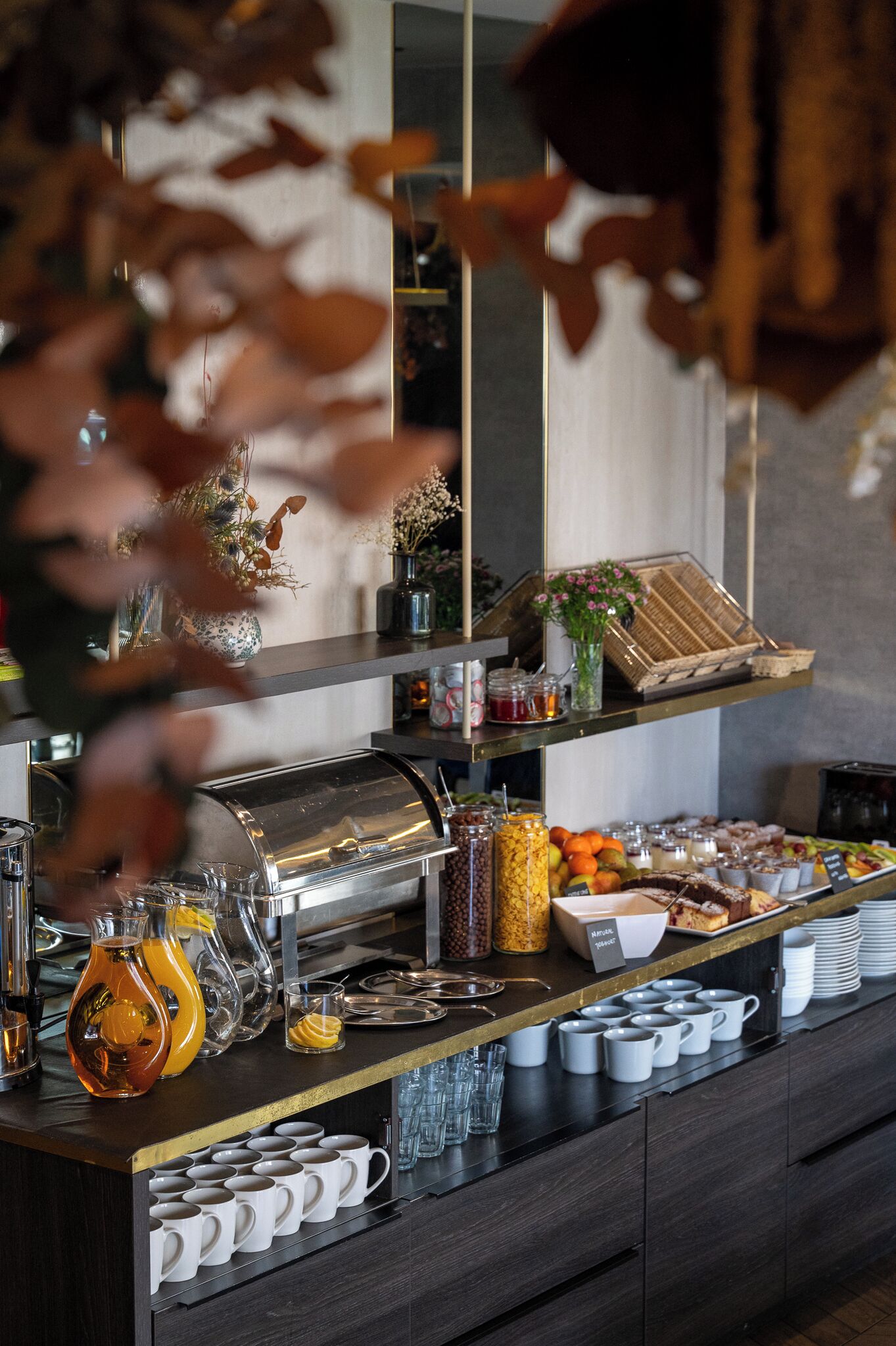 daily buffet breakfast (pln 60 per person)