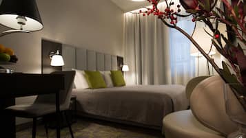 Premium Double Room | 1 bedroom, hypo-allergenic bedding, in-room safe, desk