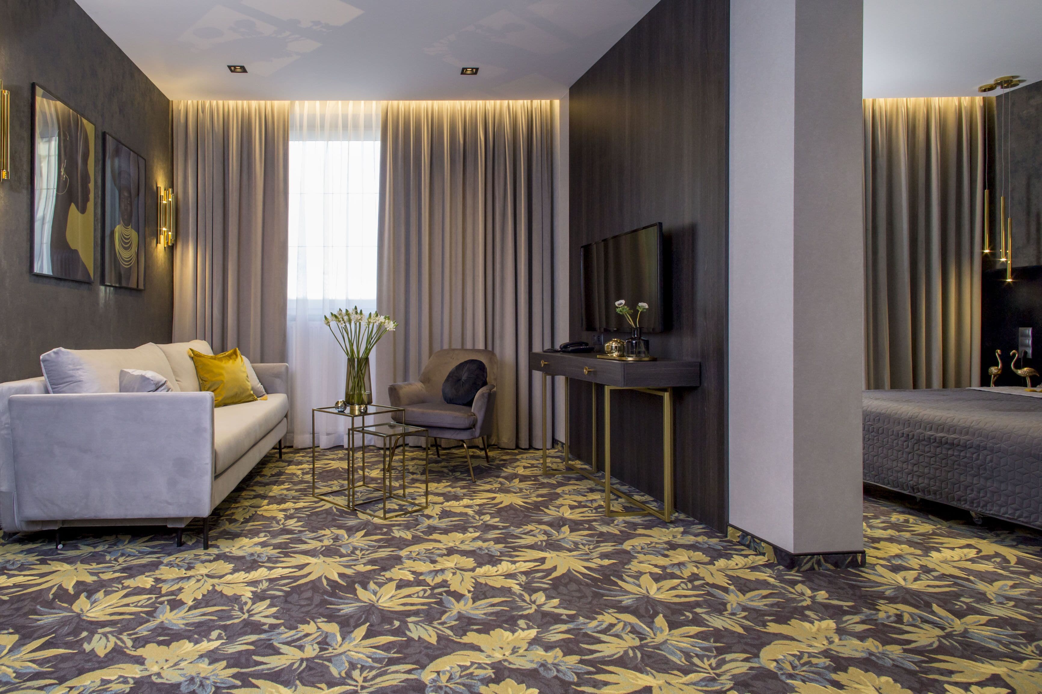 deluxe apartment | 1 bedroom, hypo-allergenic bedding, in-room safe, desk