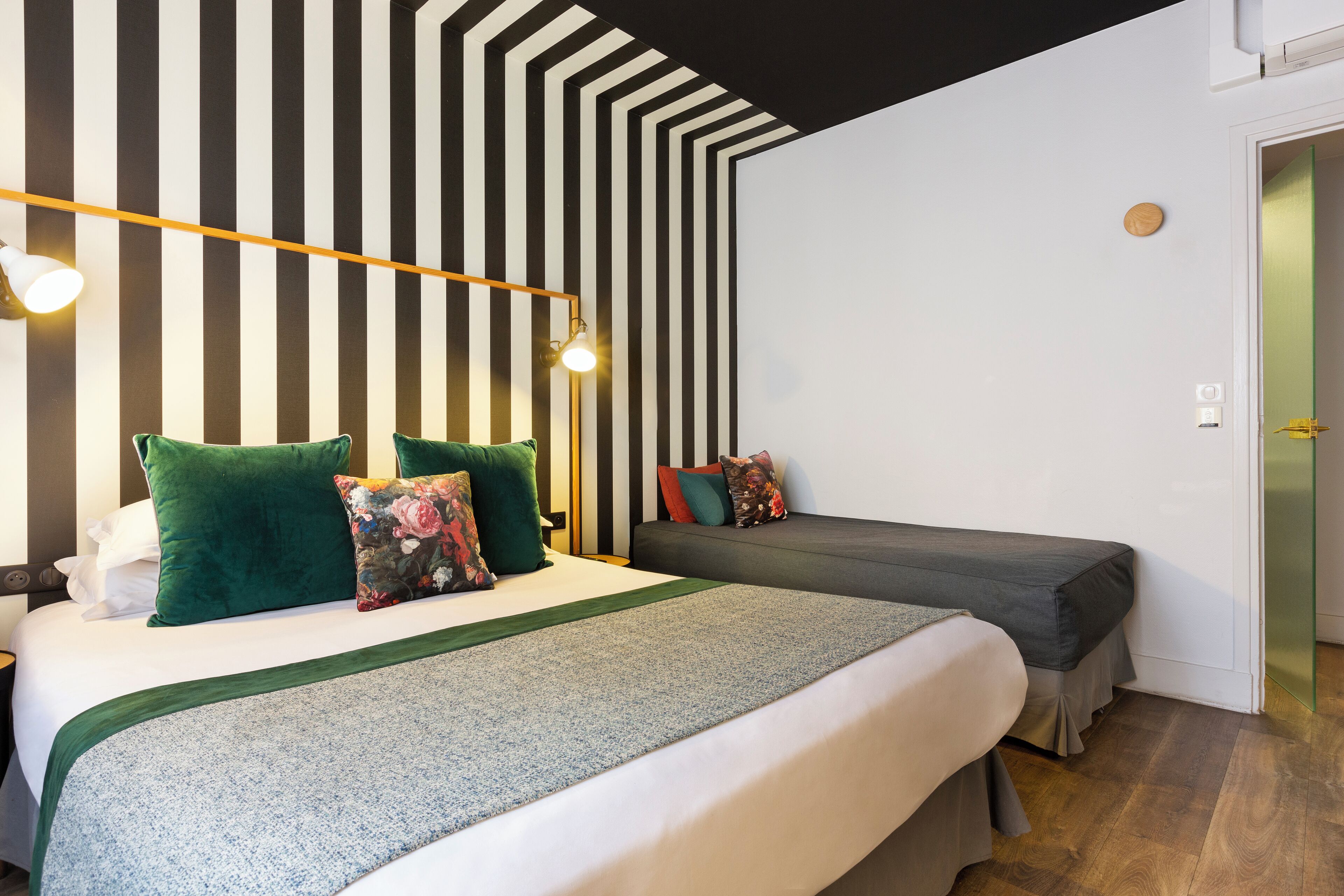 triple room | 1 bedroom, desk, laptop workspace, blackout curtains