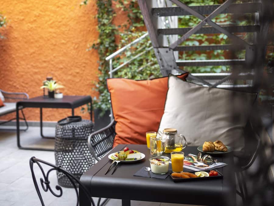 Desayuno buffet todos los días (EUR 16.50 por persona)