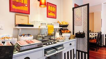 Daily buffet breakfast for a fee