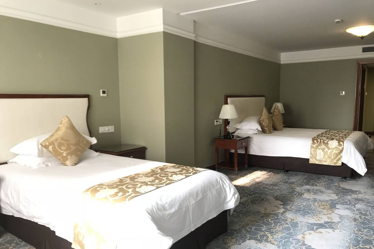 Minibar, in-room safe, desk, blackout drapes