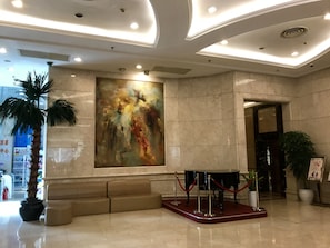 Coin salon dans le hall