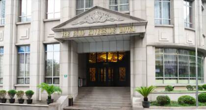 The Bund Riverside Hotel