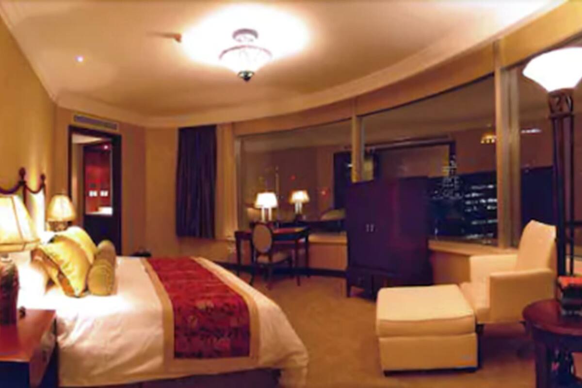 Minibar, in-room safe, desk, blackout drapes