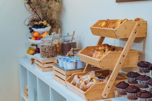 Daily buffet breakfast (EUR 9 per person)