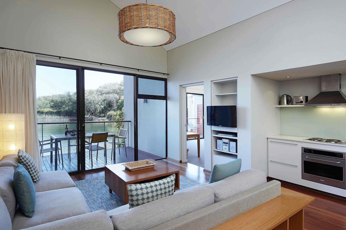 Room, One Bedroom, Lake View | 3 bedrooms, Egyptian cotton sheets, premium bedding, in-room safe