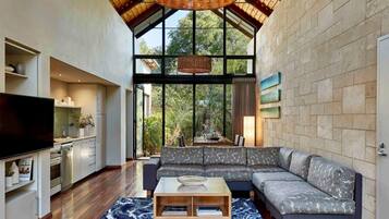 Lakens van Egyptisch katoen, luxe beddengoed, een kluis op de kamer