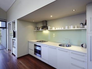 Room, One Bedroom, Lake View | Private kitchen | Fridge, microwave, stovetop, coffee/tea maker