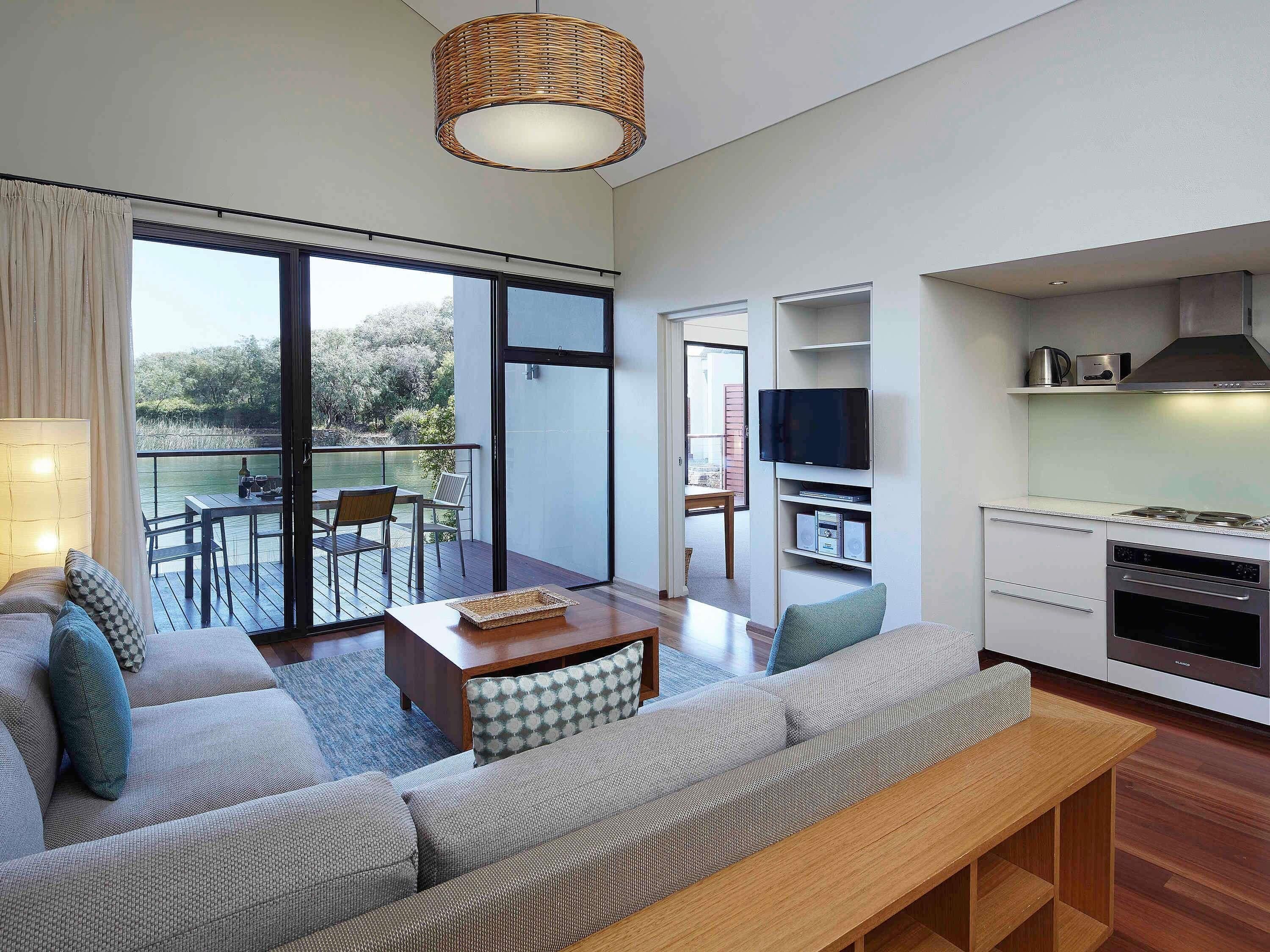 Room, One Bedroom, Lake View | Egyptian cotton sheets, premium bedding, in-room safe, desk