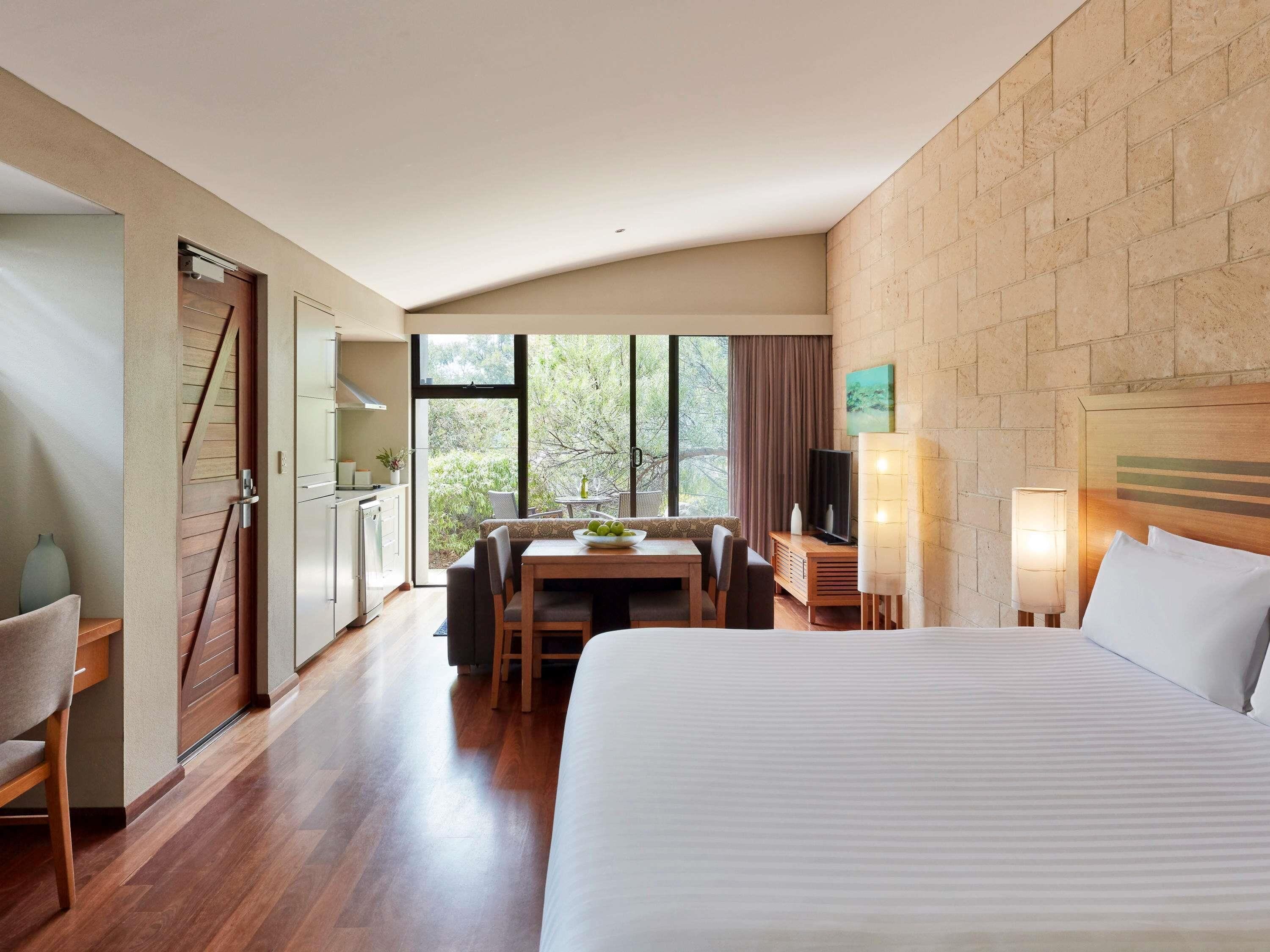 Egyptian cotton sheets, premium bedding, in-room safe, desk