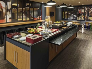 Buffet déjeuner (45 BRL par personne)