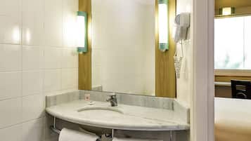 Standard Room (1 Double bed & 1 Child's bed) | Minibar, in-room safe, desk, blackout drapes