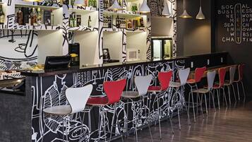 Café da manhã, almoço e jantar