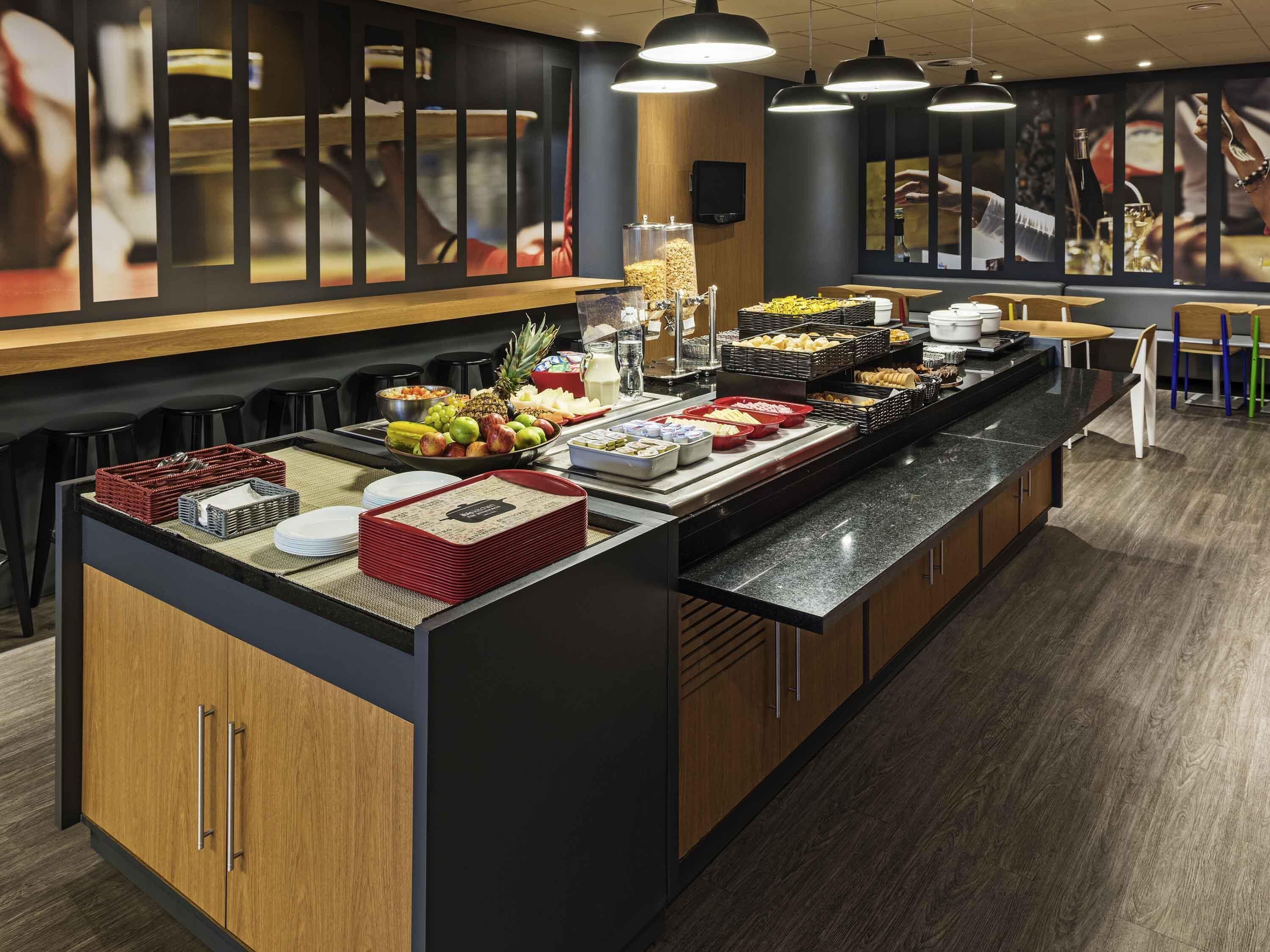 Desayuno buffet diario (BRL 58 por persona)