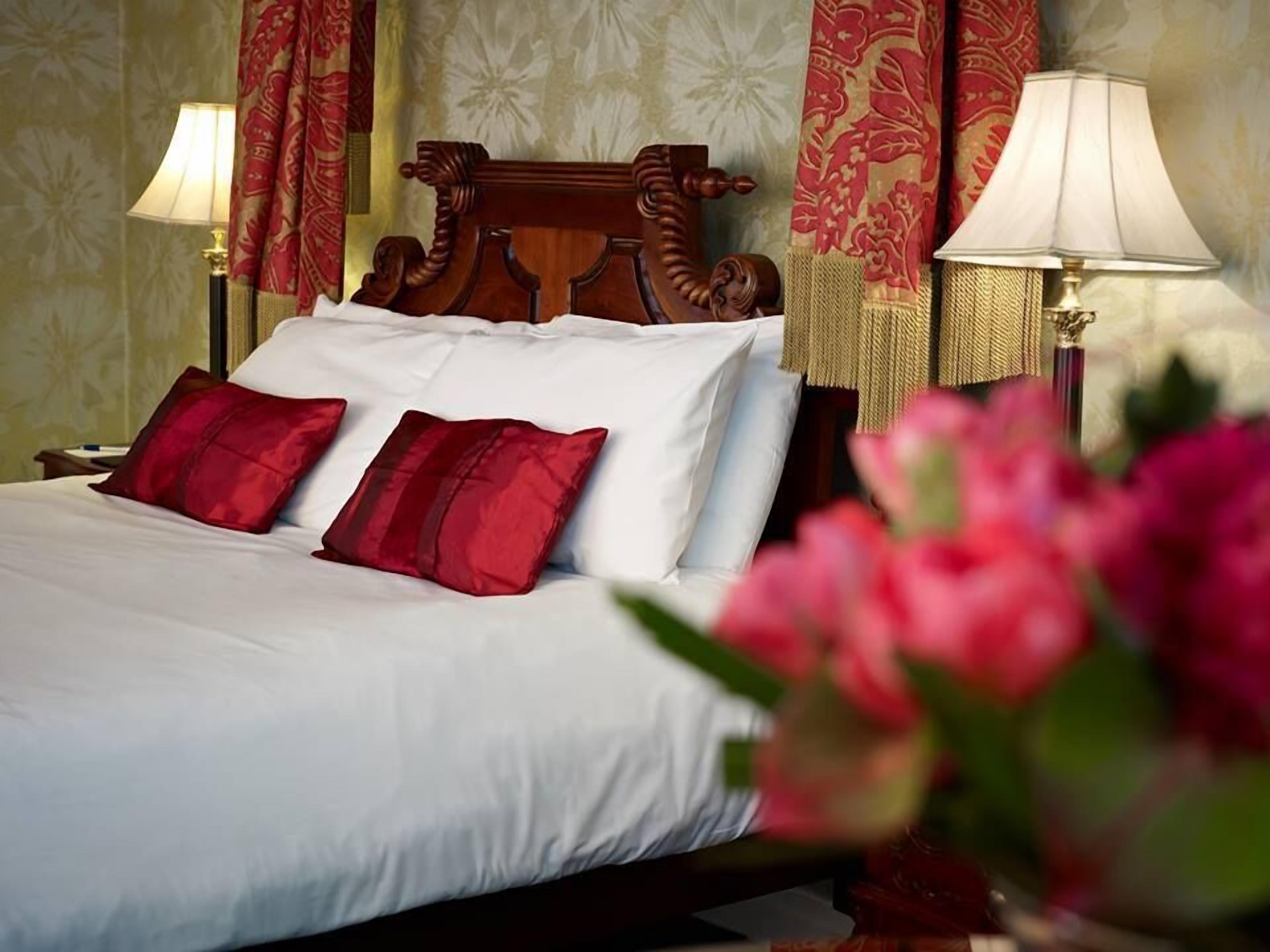 executive double room, 1 king bed | premium bedding, minibar, in-room safe, desk