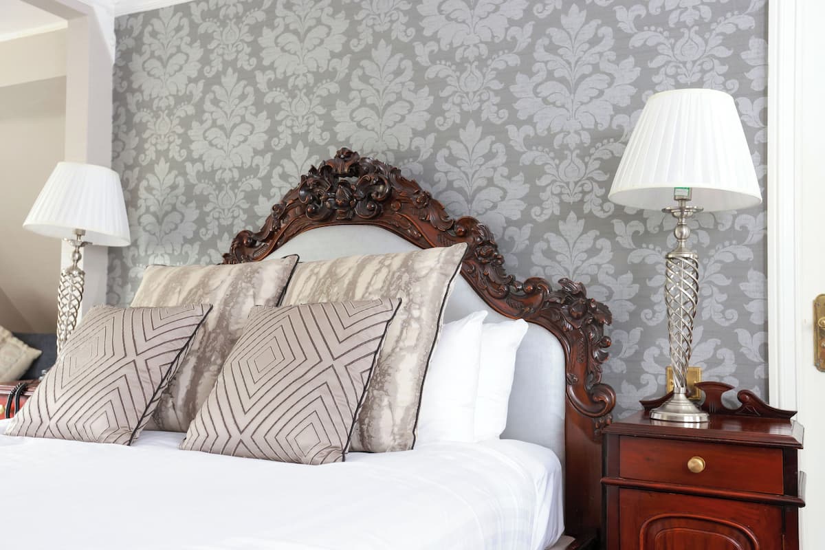 Double Room (Feature) | Premium bedding, minibar, in-room safe, desk