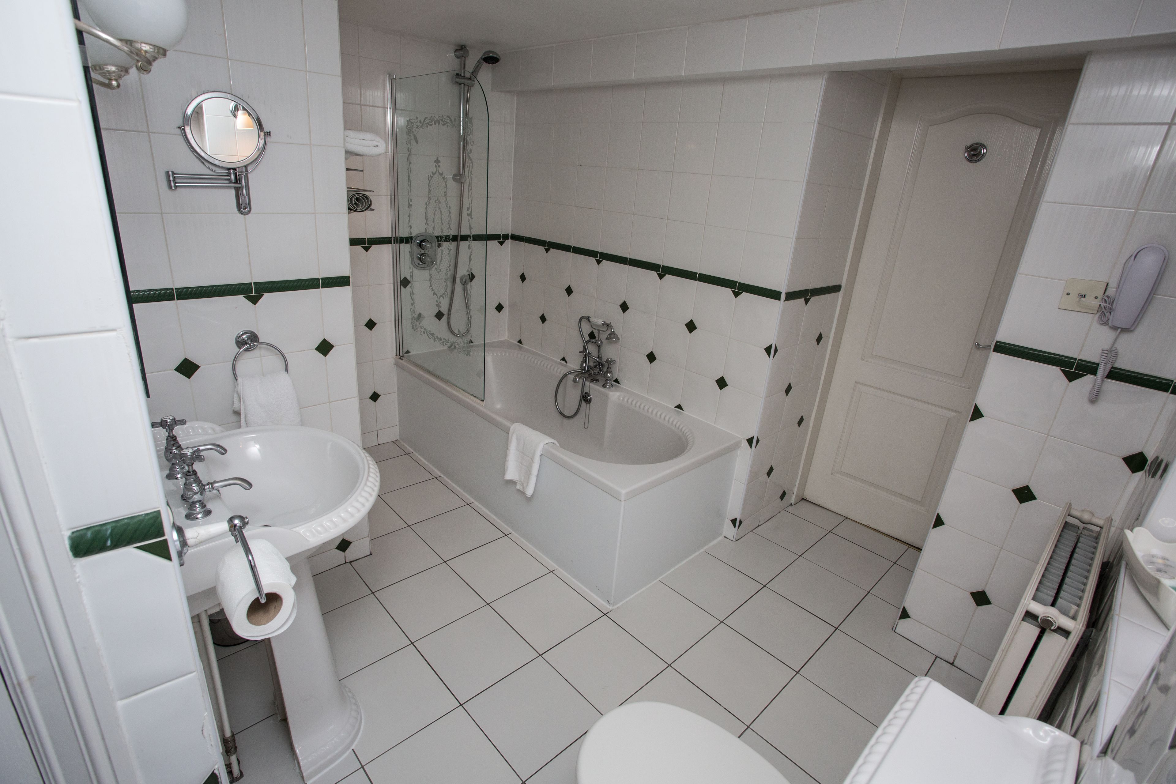 Photo - Mere Court Hotel