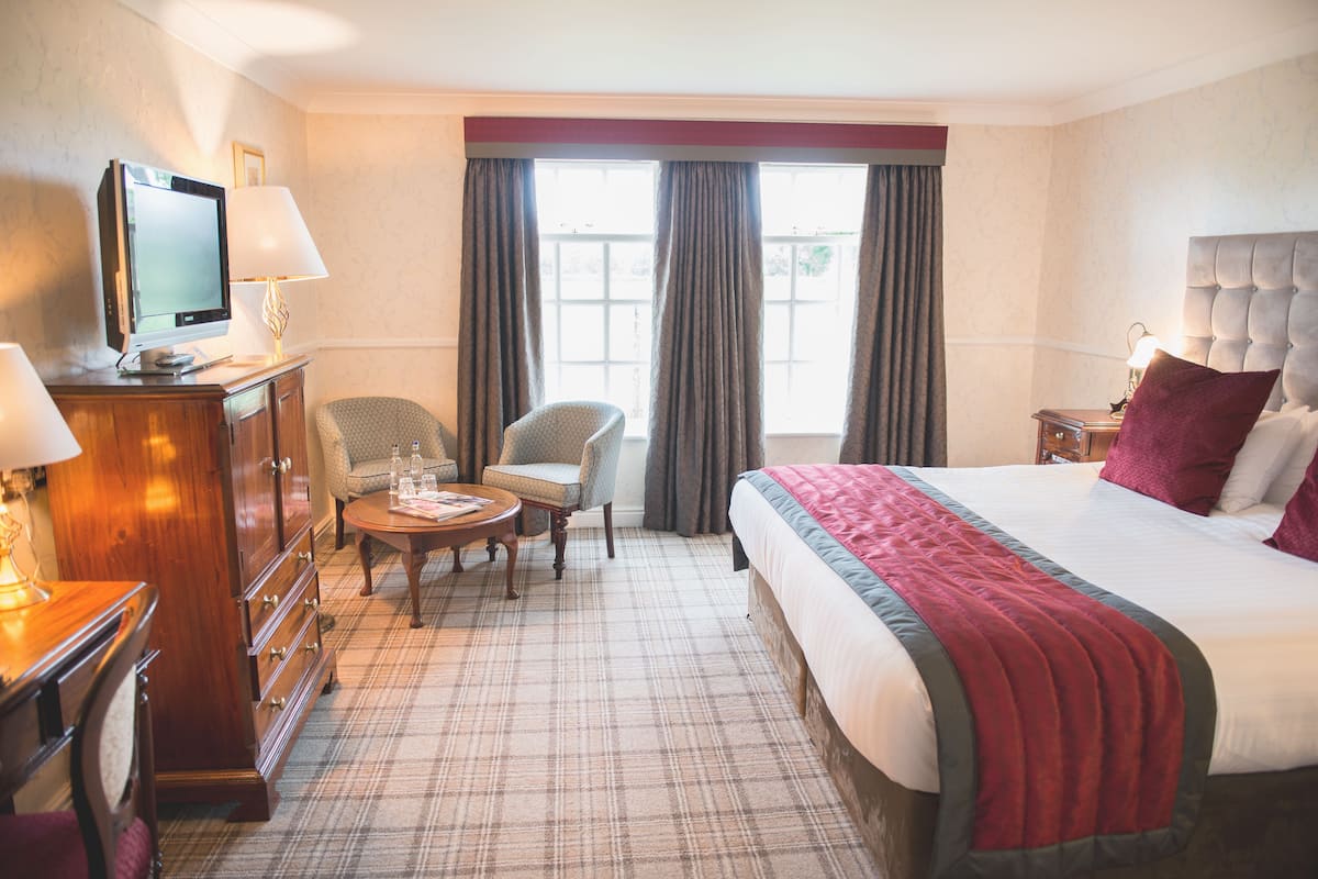 Executive Double or Twin Room | Premium bedding, minibar, in-room safe, desk