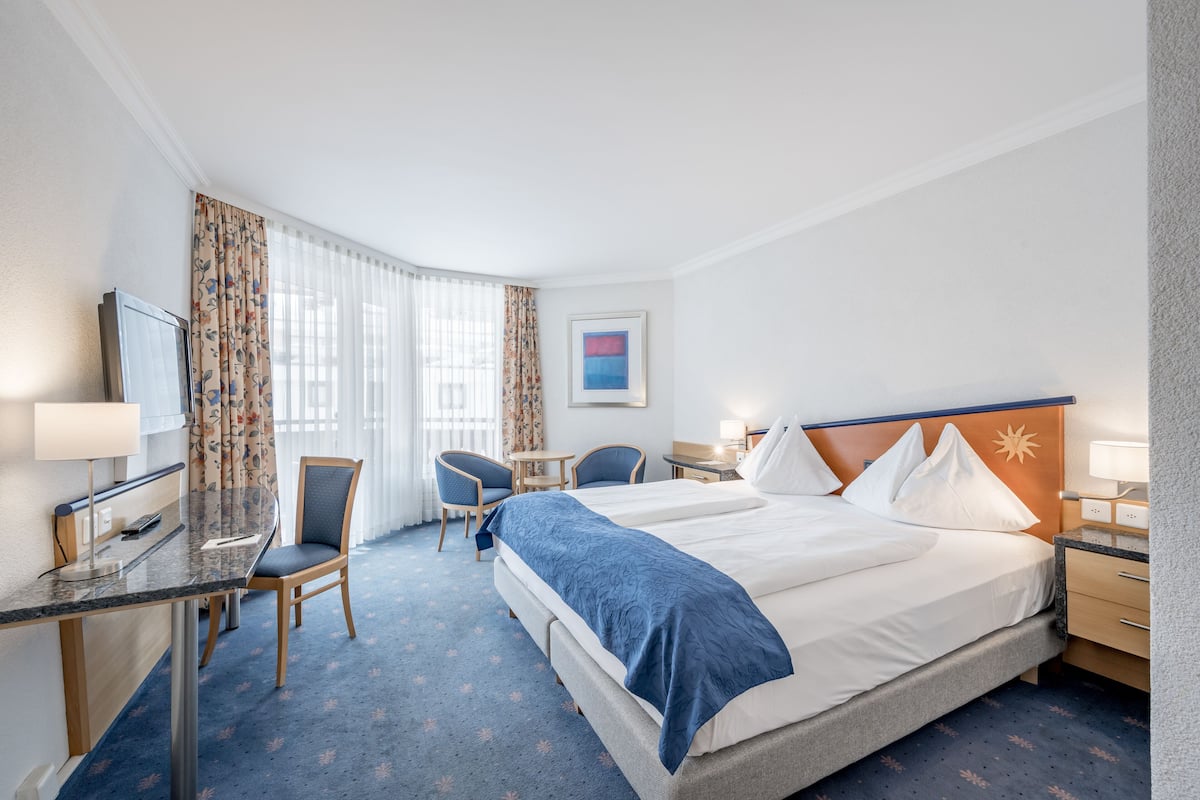 Superior Double Room | 1 bilik tidur, peralatan tempat tidur hipoalergenik, bar mini