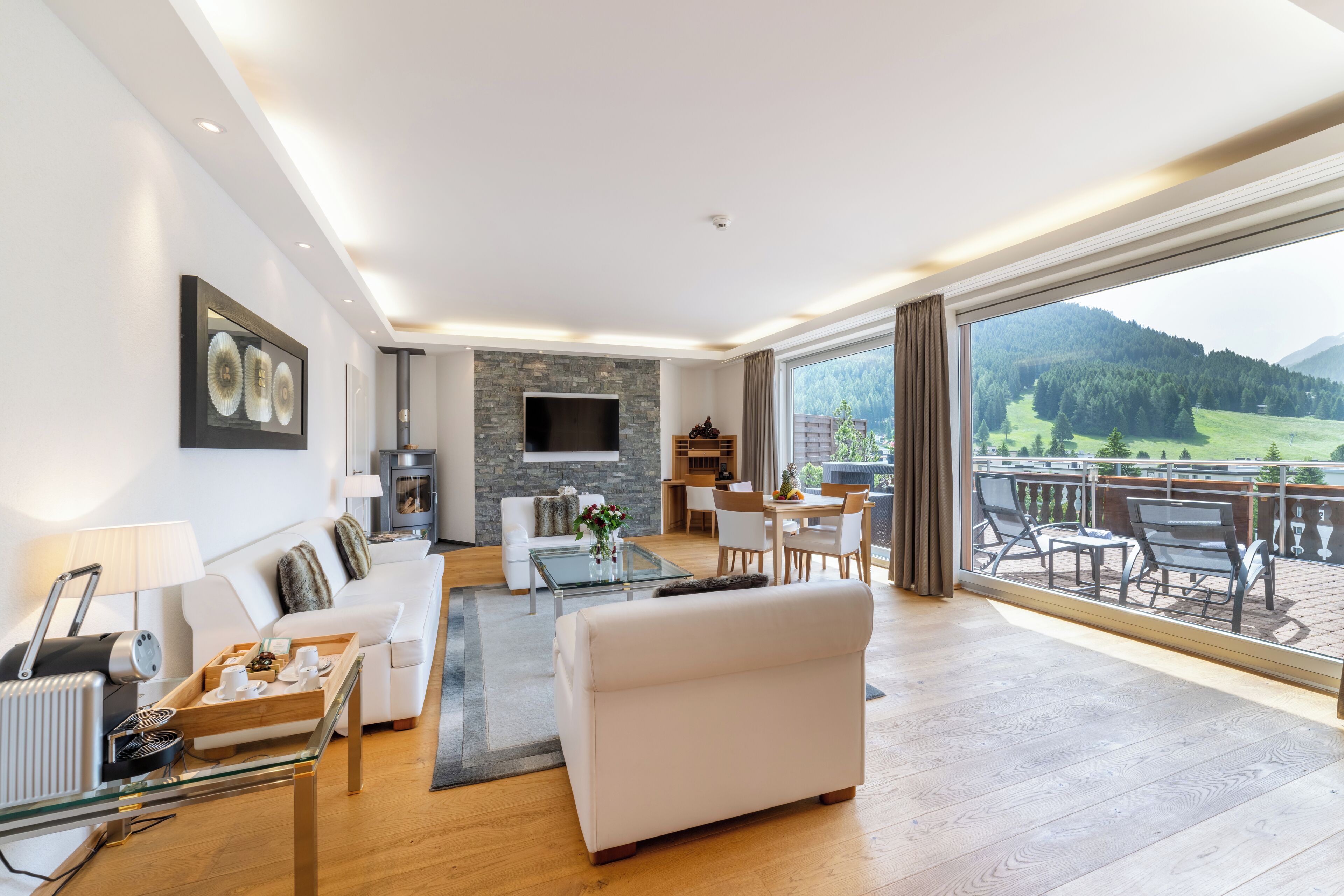 presidential suite | living area | tv, toys