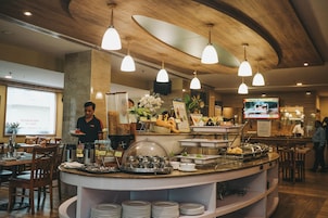 Café da manhã com buffet todos os dias mediante uma taxa