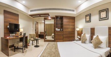 Quarto luxo | Frigobar, cofres nos quartos, escrivaninha