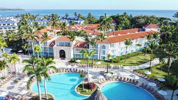 2 outdoor pools, pool umbrellas, pool loungers