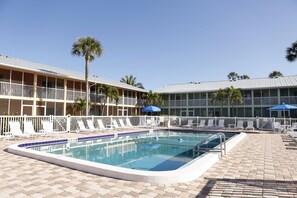 Exterior - Silver Sands Gulf Beach Resort by RVA (Longboat Key)