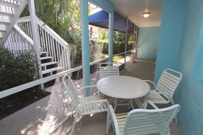 Outdoor dining - Silver Sands Gulf Beach Resort by RVA (Longboat Key)