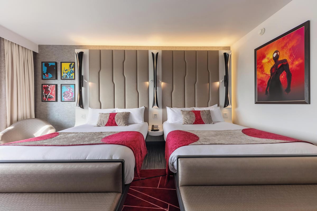 Empire State Club Room | Hochwertige Bettwaren, Zimmersafe, Schreibtisch
